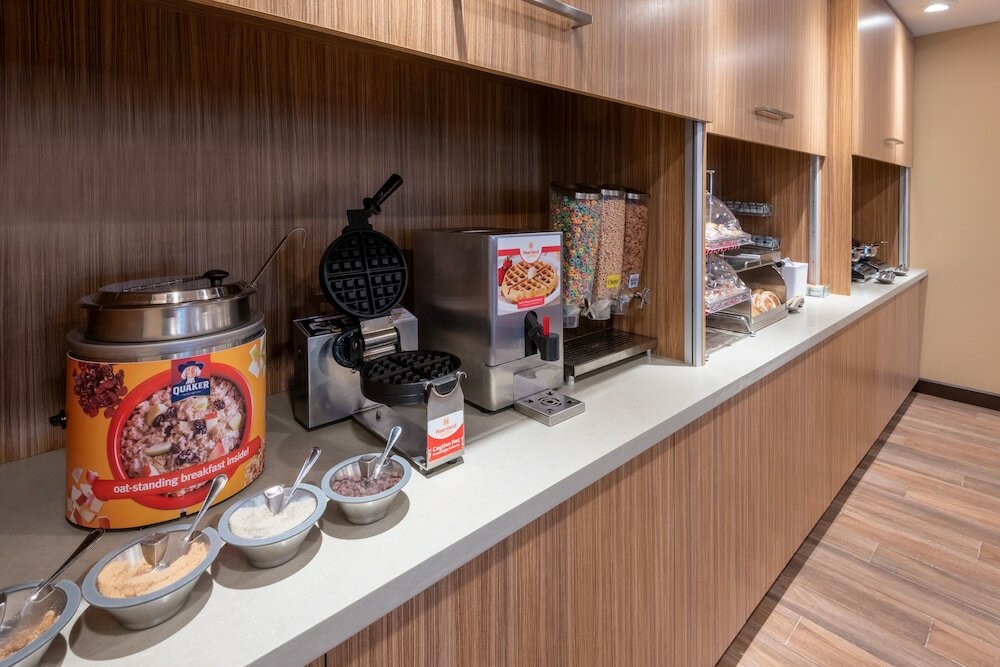 Фото TownePlace Suites by Marriott Indianapolis Airport