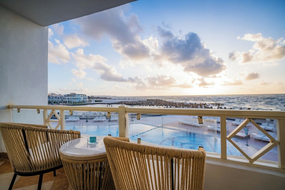 Фото Sunrise Alex Avenue Hotel