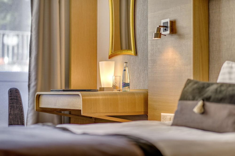 Фото Hotel Continental Lausanne