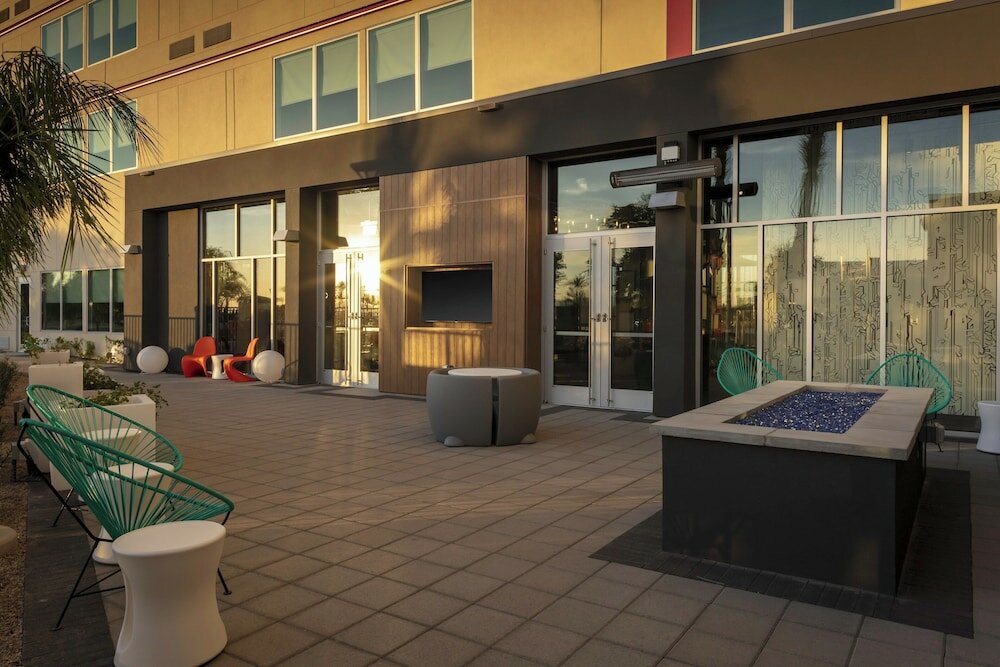 Фото Aloft Glendale at Westgate