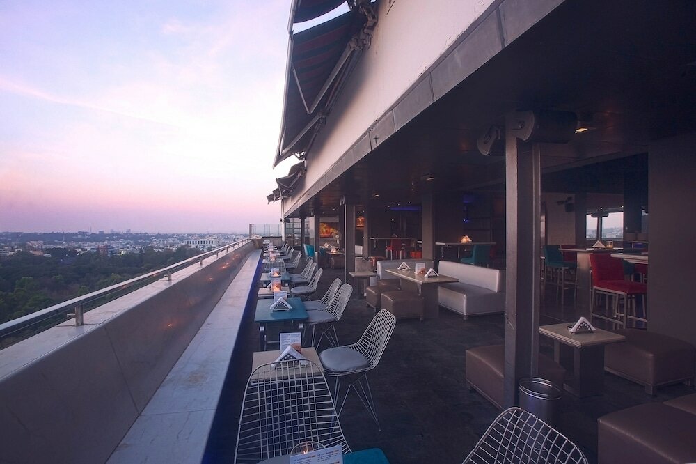 Фото Hotel Ivory Tower