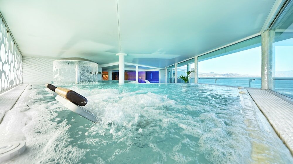 Фото Отель Bull Reina Isabel & Spa