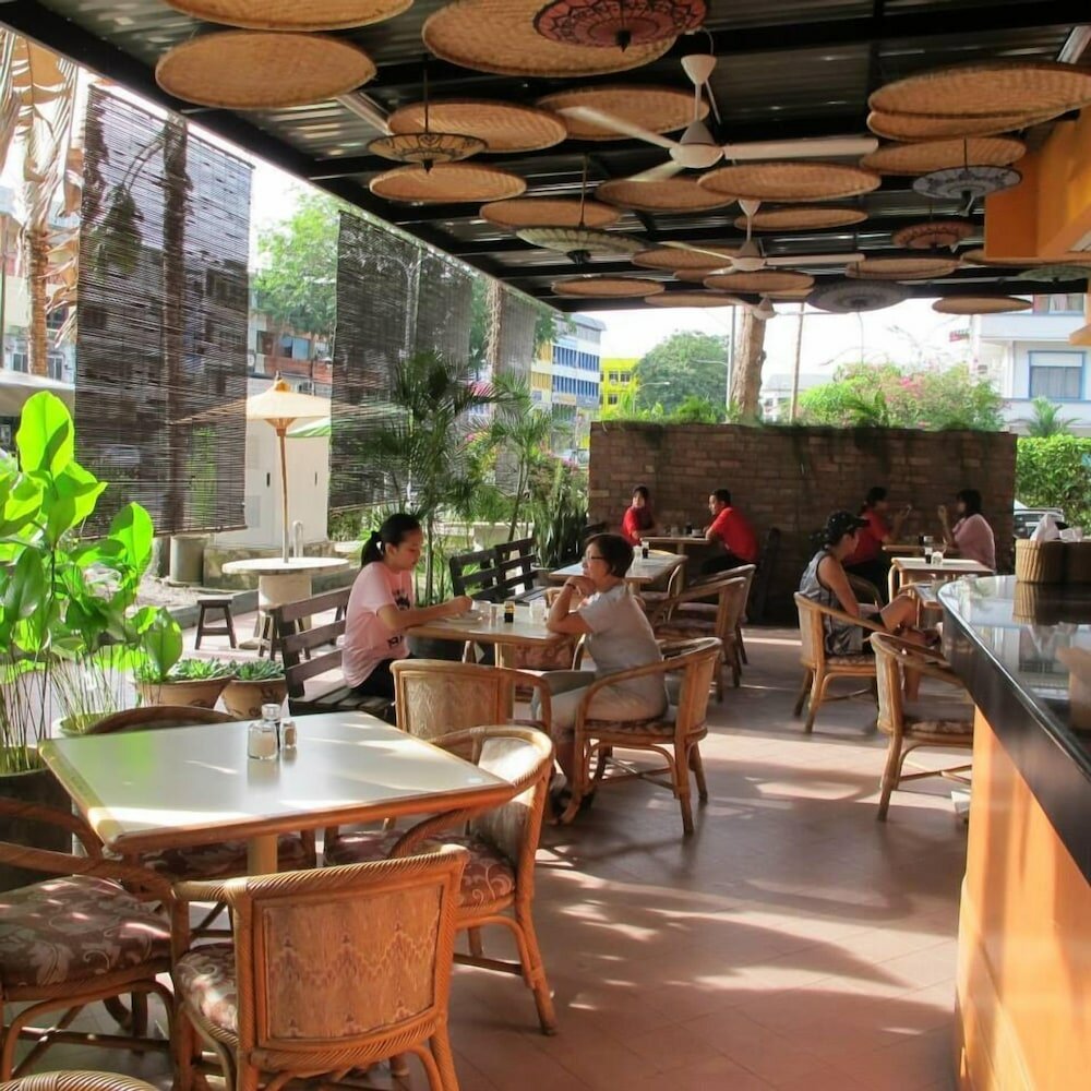 Фото The Orchid Hotel