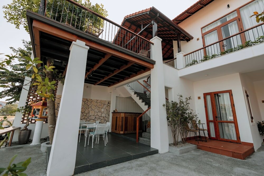 Фото Hue Riverside Villa