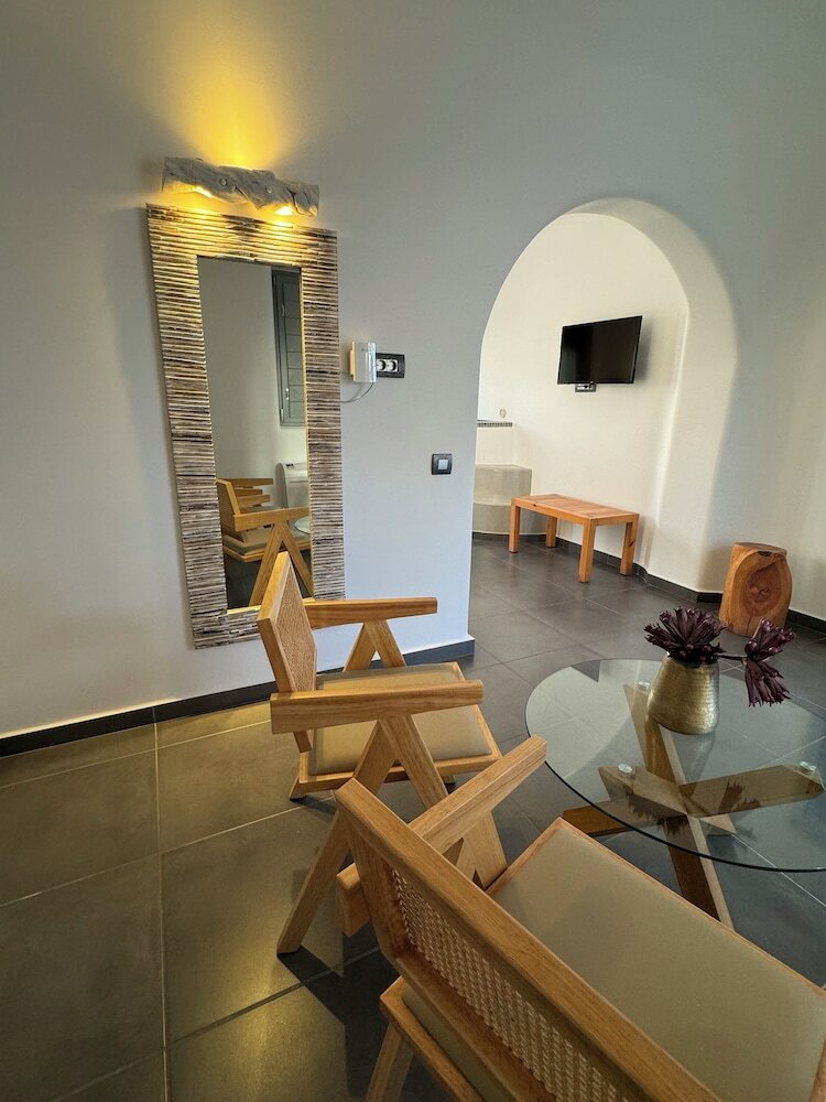 Фото Unique Suites