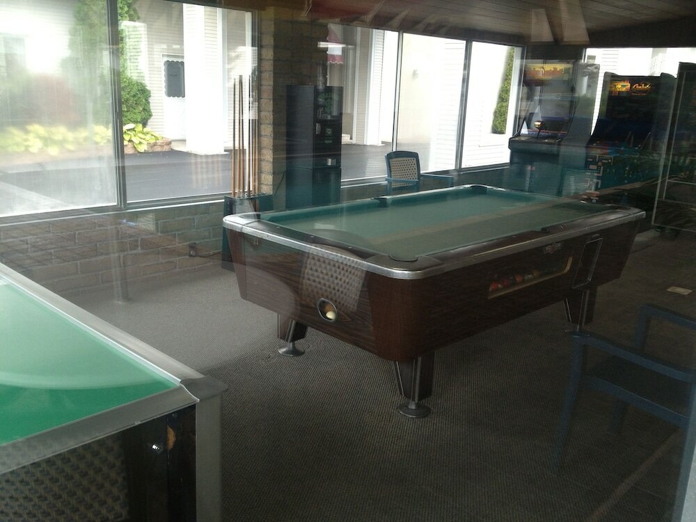 Фото Parkside Inn Bridgeview