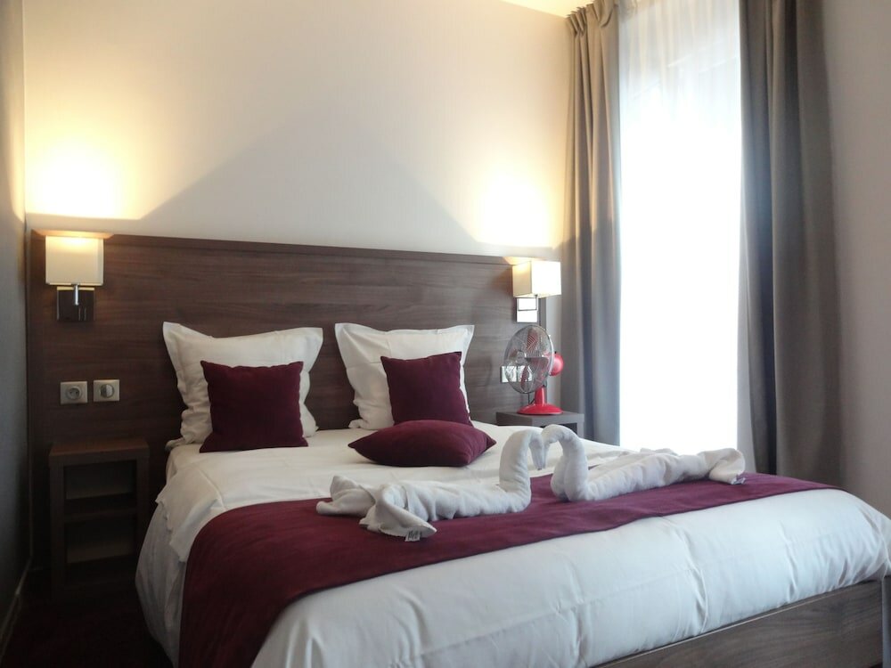 Фото Hotel La Perle Montparnasse