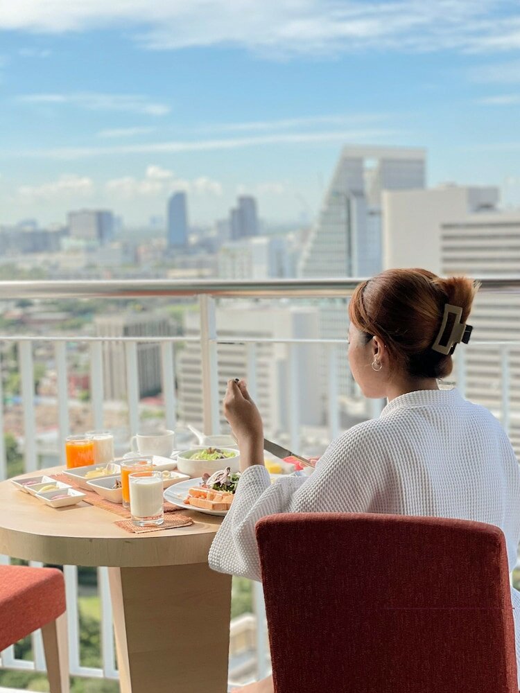 Фото Urbana Langsuan Hotel