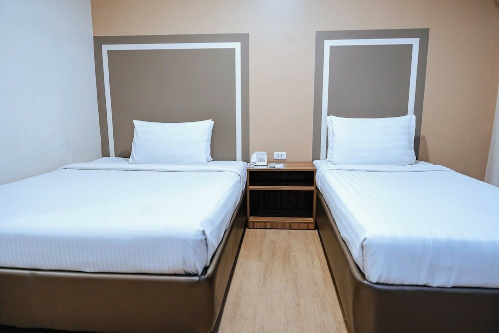 Фото S Hotel and Residences