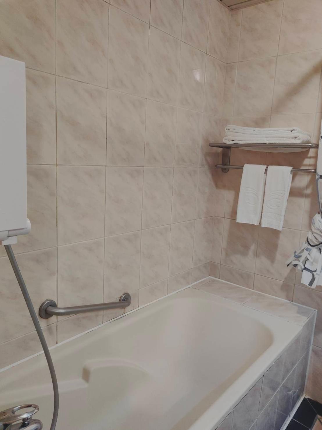 Фото Champion Hotel