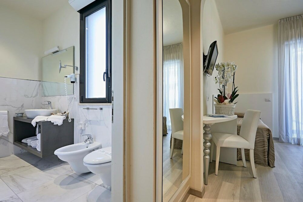 Фото Hotel Athena