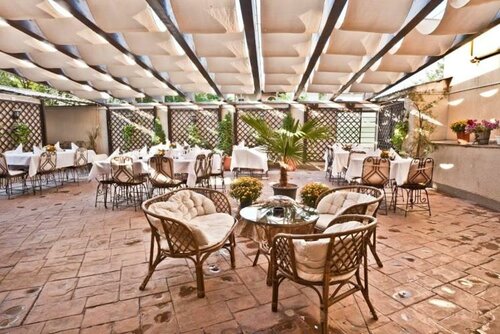 Гостиница Hotel Yesterday в Бухаресте