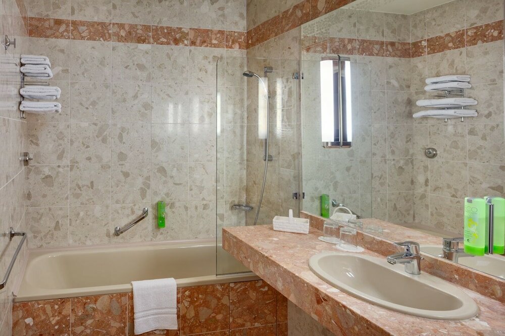 Фото Butterfly Health SPA Hotel