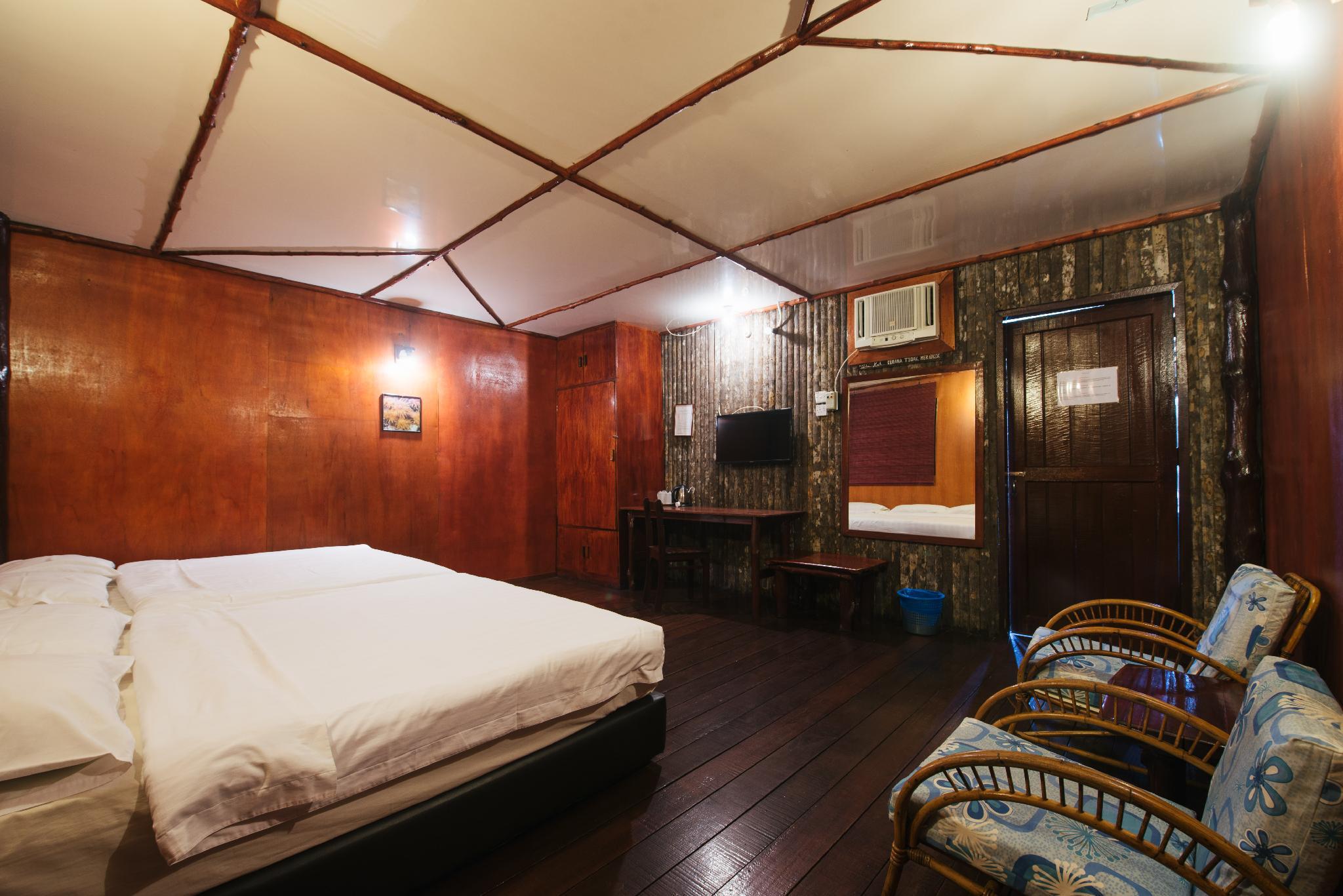 Фото Dragon Inn Floating Resort