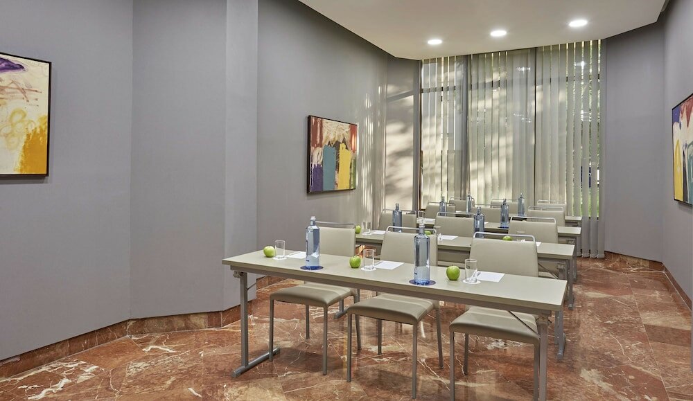 Фото Nh Avenida Jerez