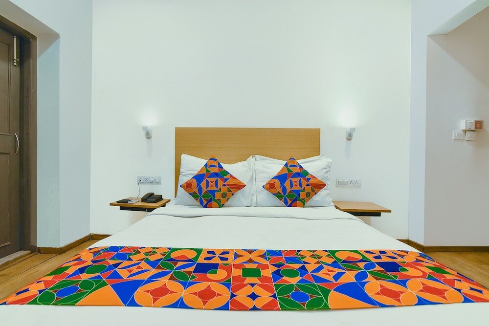 Фото Hotel Akash Ganga