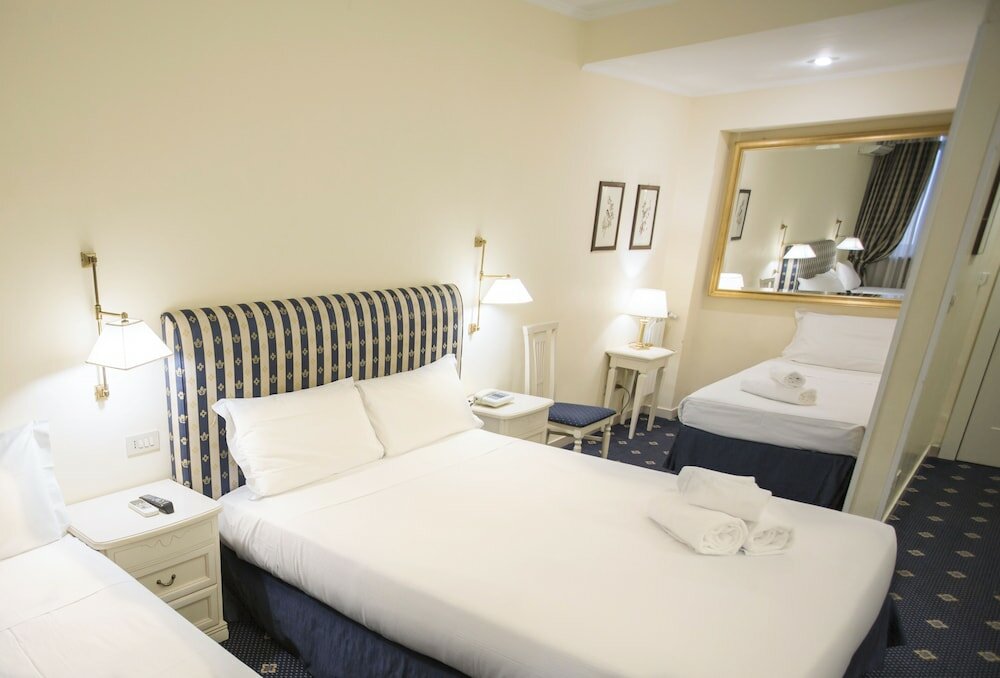 Фото Hotel Napoleon