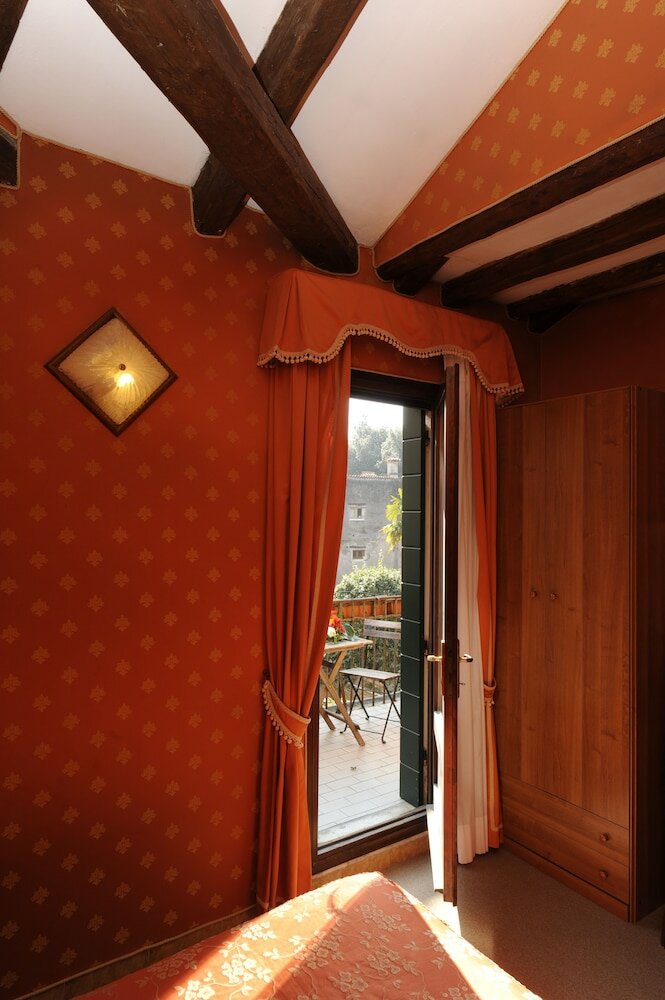 Фото Hotel Villa Rosa