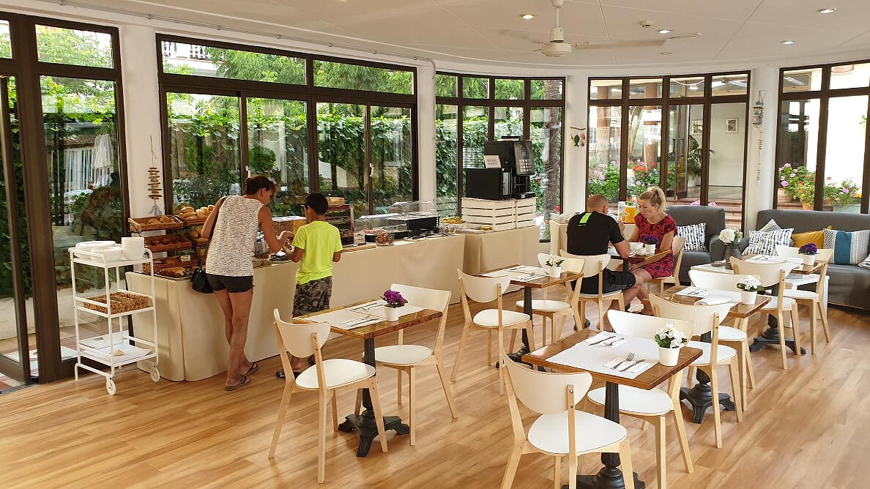 Фото Hotel Mireia