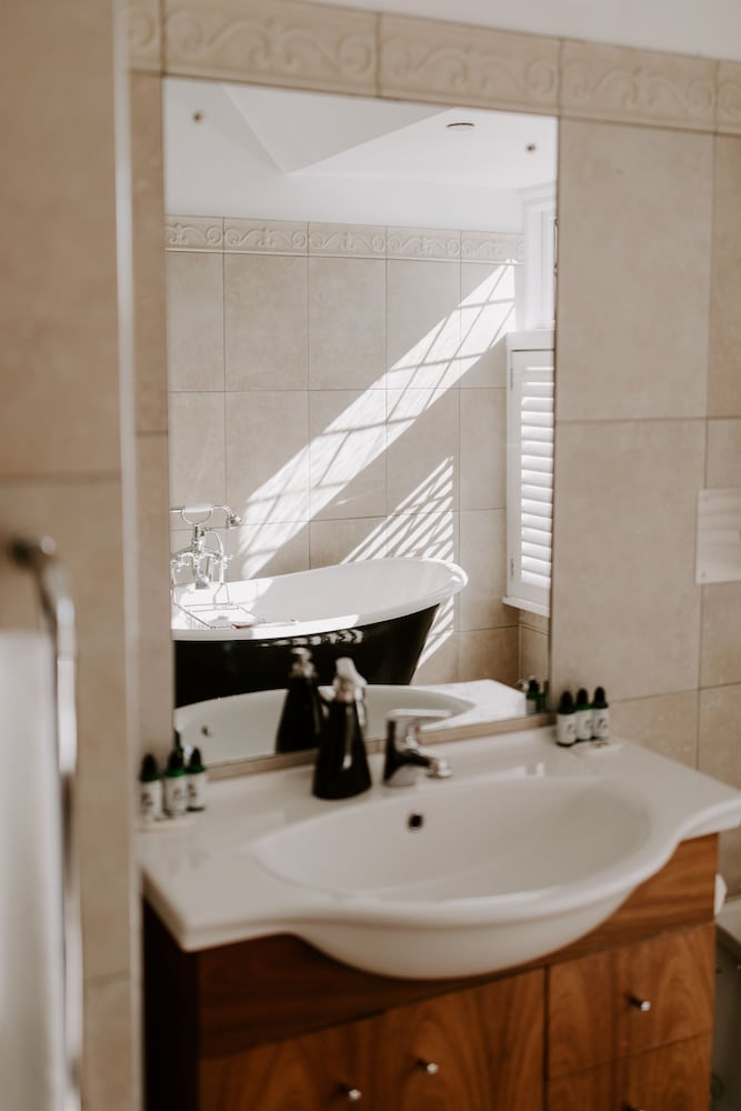 Фото Eliza's Manor Boutique Hotel