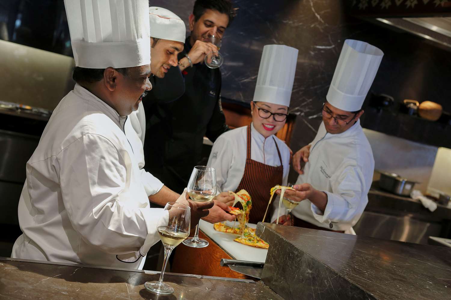 Фото Hilton Bangalore Embassy GolfLinks