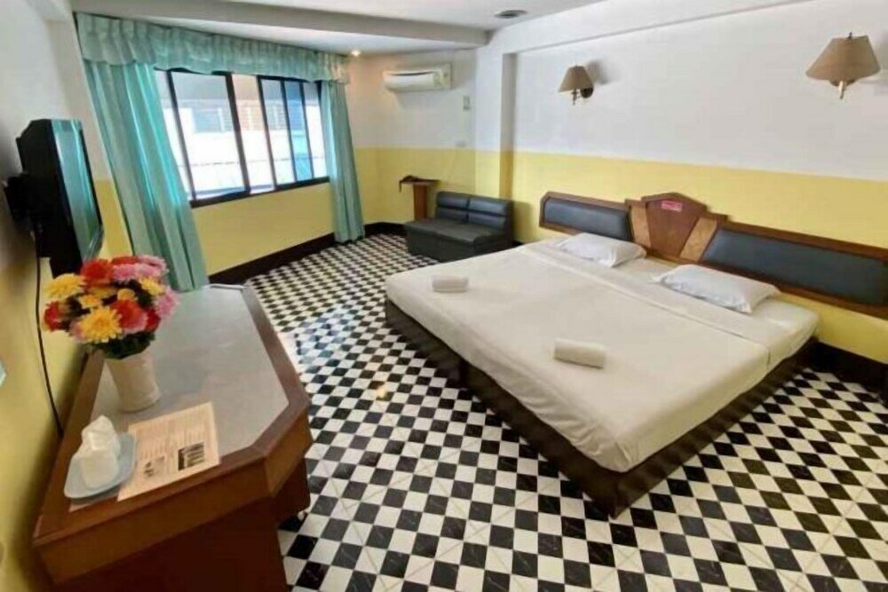 Фото Golden Grand Hotel