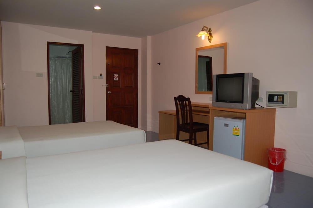 Фото Baan Manthana Hotel