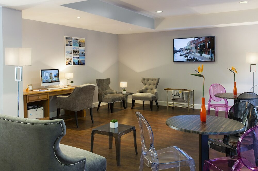 Фото Nice Promenade Residhome Aparthotel