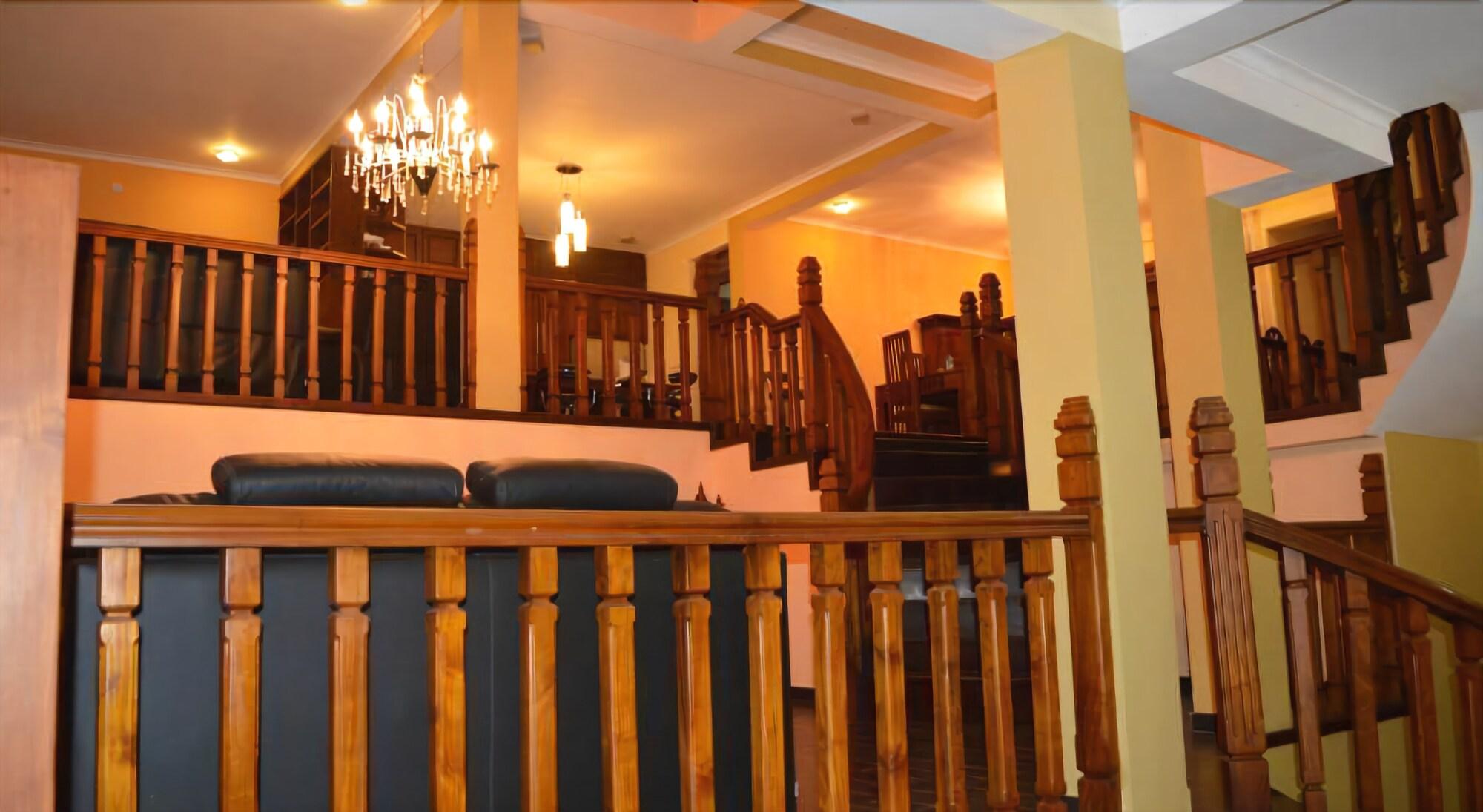 Фото Elegante The Villa