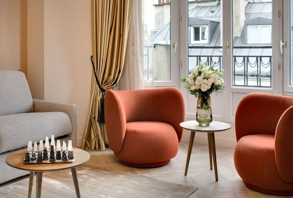 Фото Artemisia Montmartre