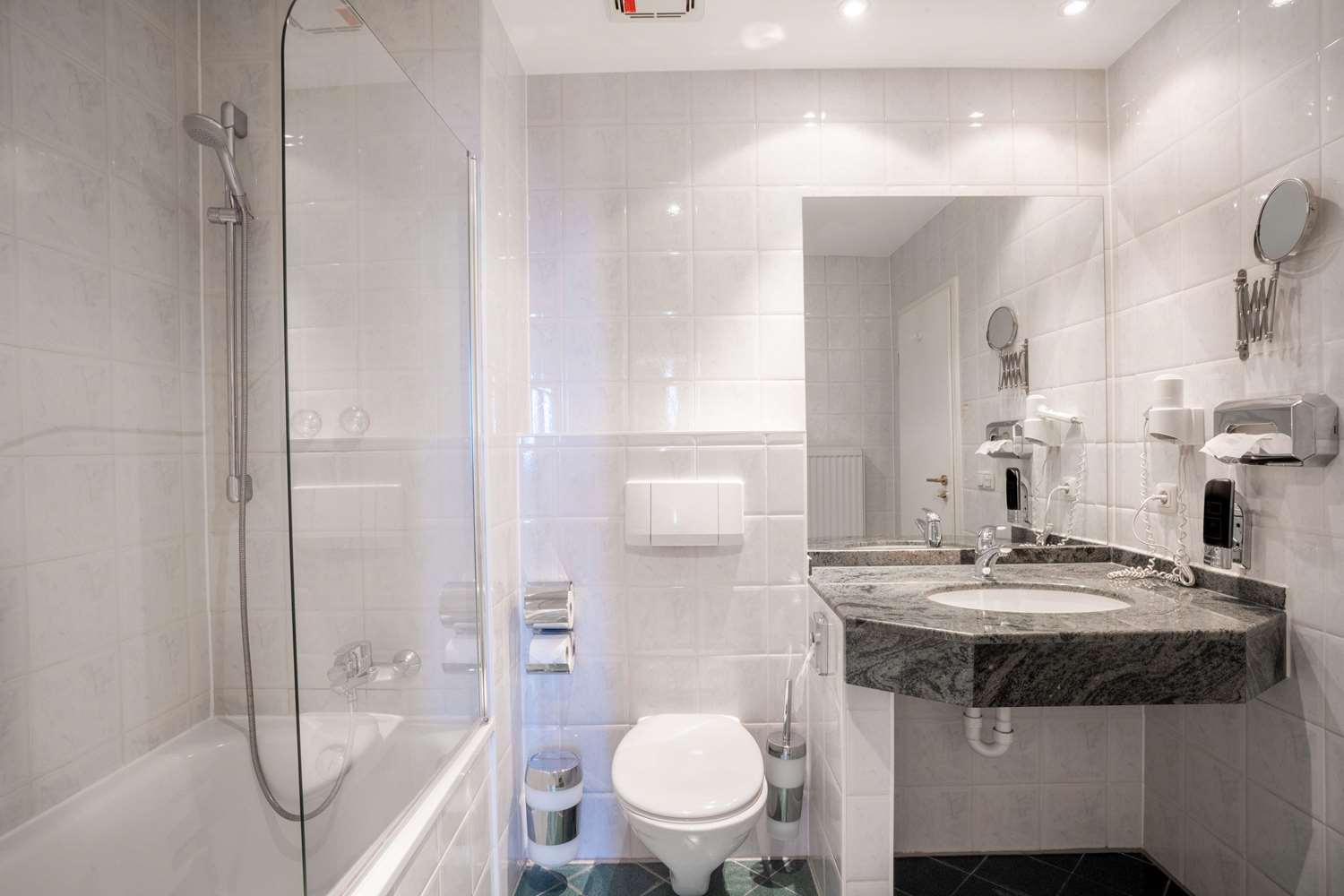 Фото Qu Hotel Augsburg