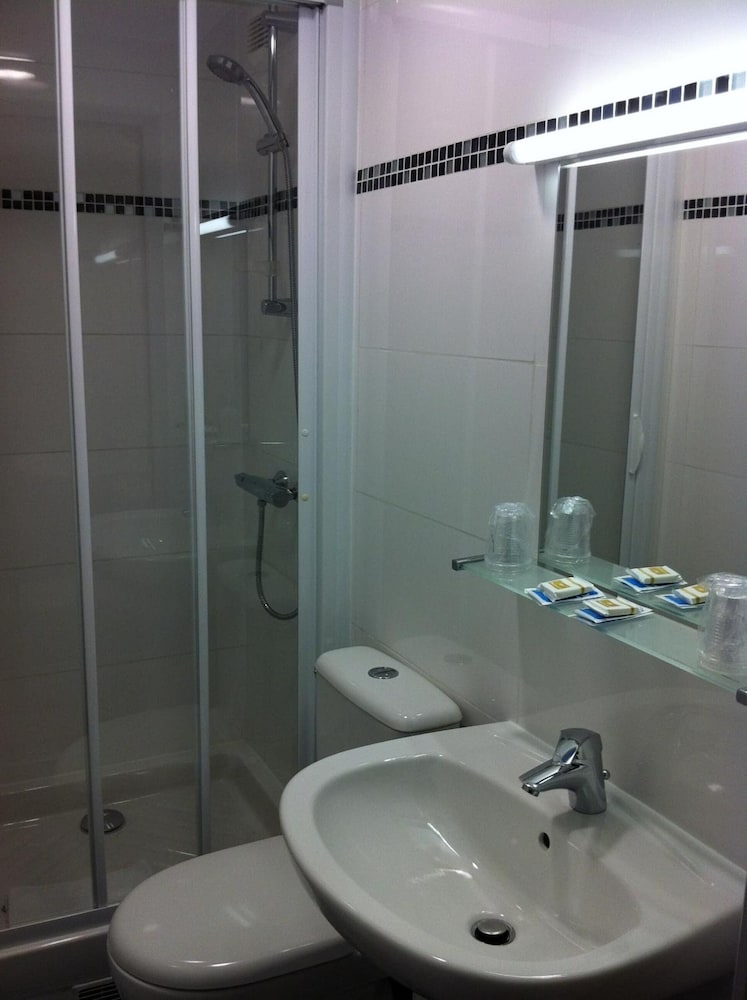 Фото Hipotel Paris Père Lachaise République