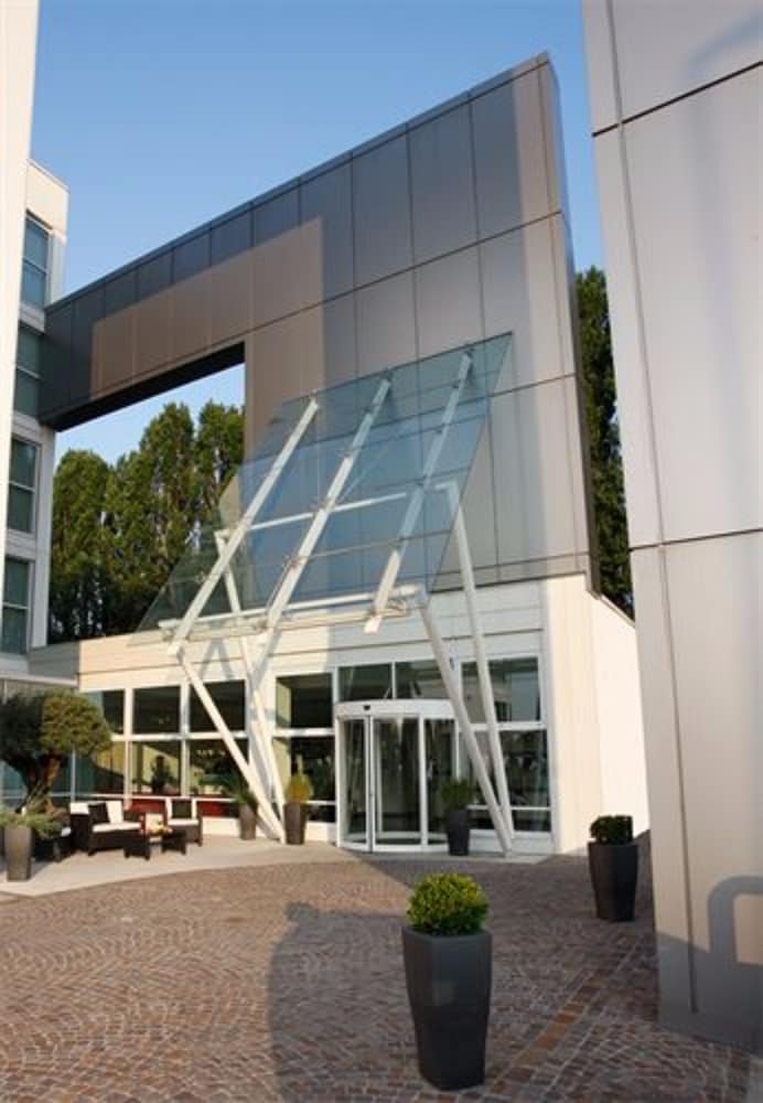 Фото Hotel Carpi