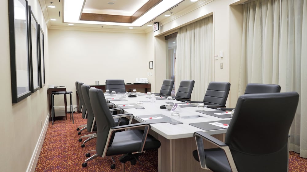 Фото Toronto Airport Marriott Hotel