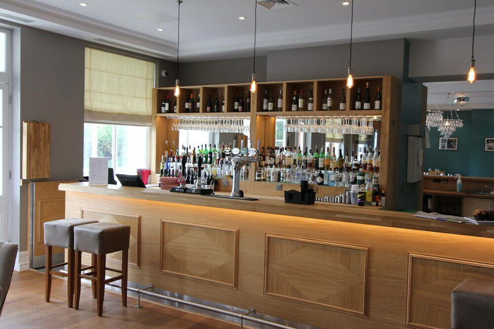 Фото Yarrow Hotel