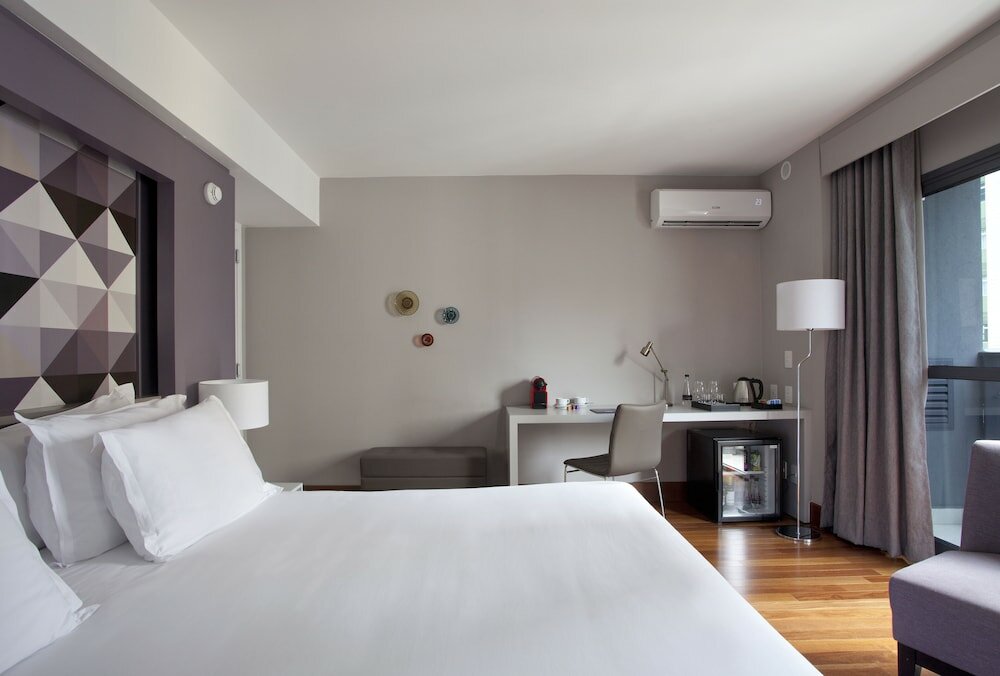 Фото Nh Curitiba The Five