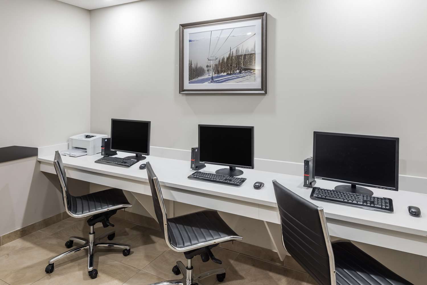 Фото Ramada by Wyndham Revelstoke