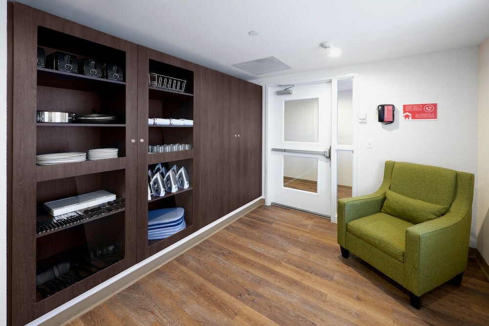 Фото Extended Suites Tijuana Macroplaza Hotel