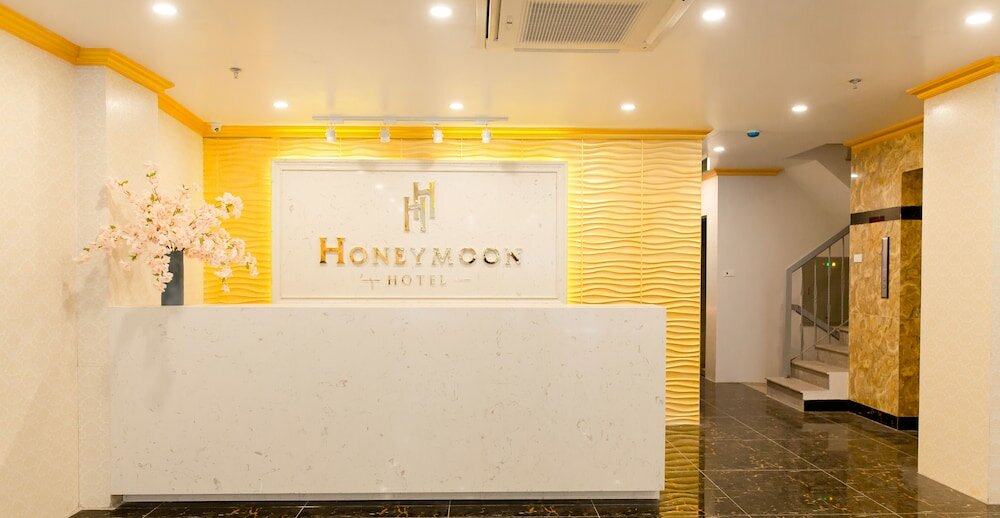 Фото Honeymoon Hotel & Apartment