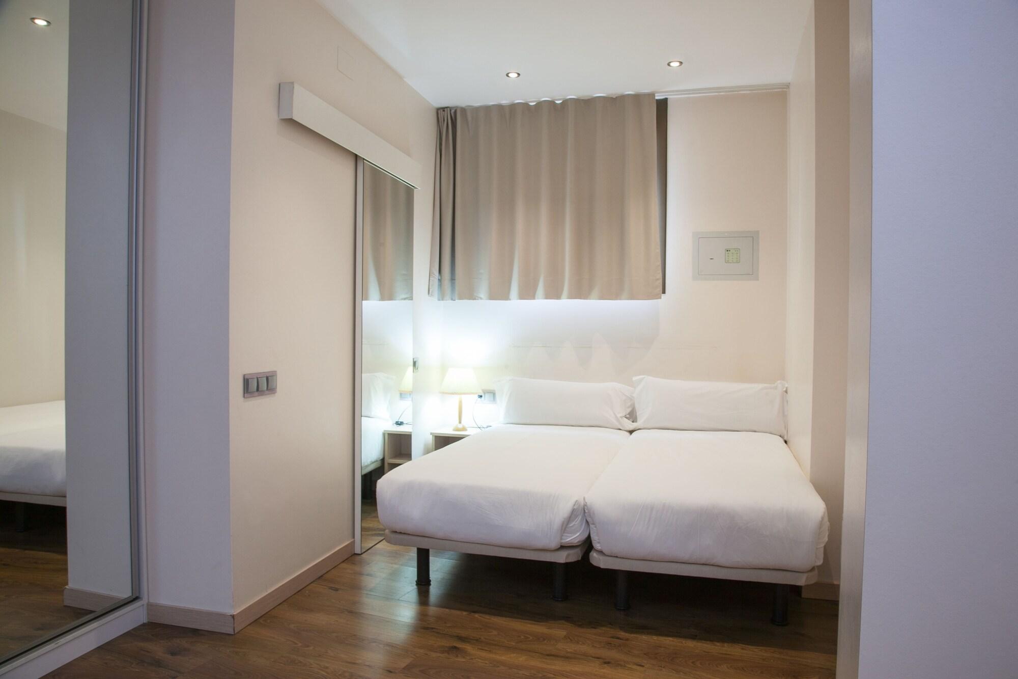 Фото Hostal Excellence