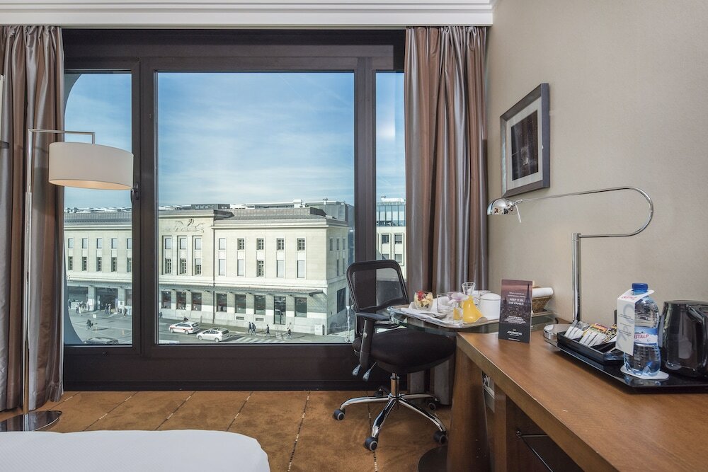 Фото Warwick Geneva