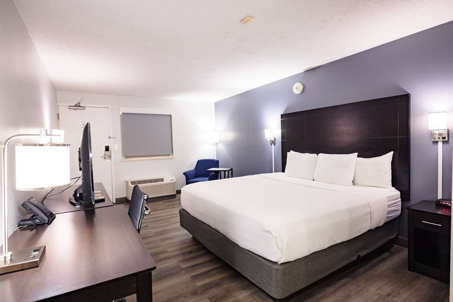 Фото La Quinta Inn by Wyndham Tampa Near Busch Gardens