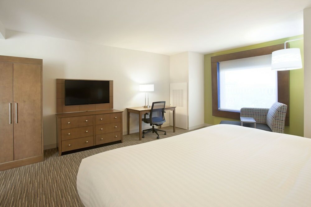 Фото Holiday Inn Express & Suites Austin Downtown - University, an Ihg Hotel