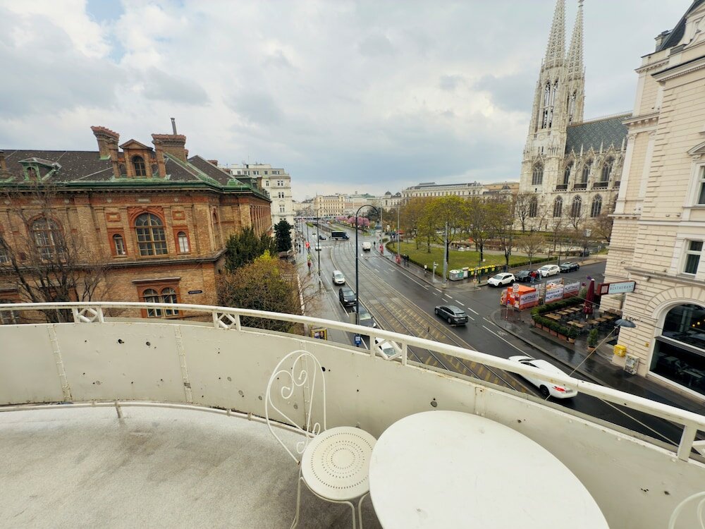 Фото Hotel Pension Baron am Schottentor