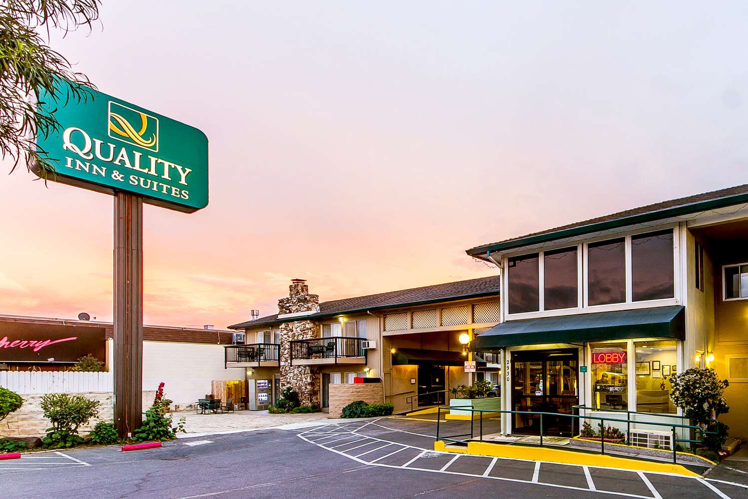 Фото Quality Inn & Suites Silicon Valley