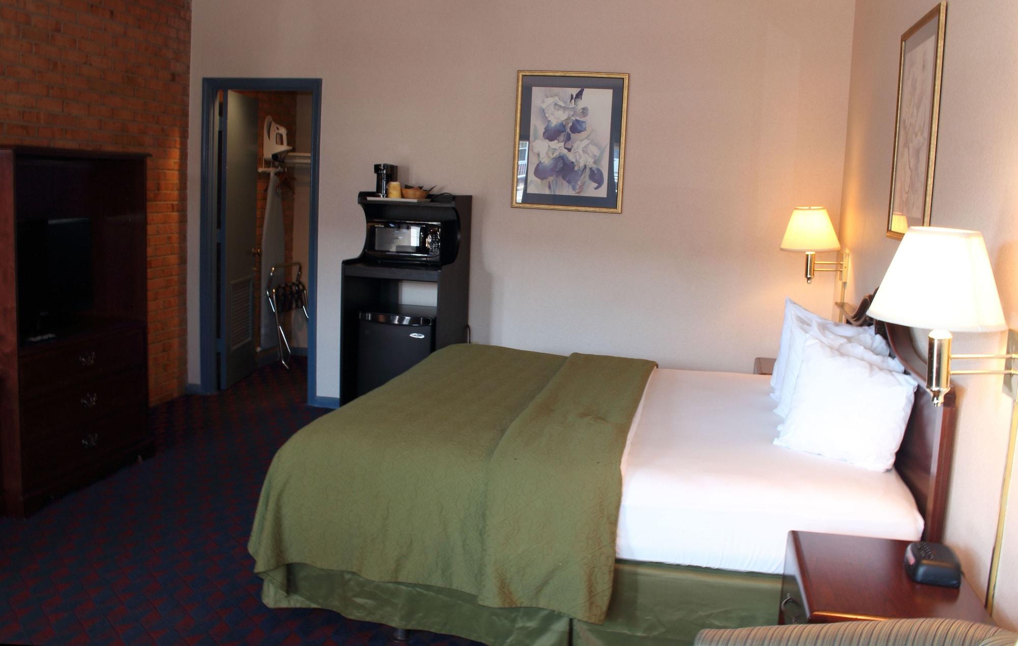 Фото Governor House Inn