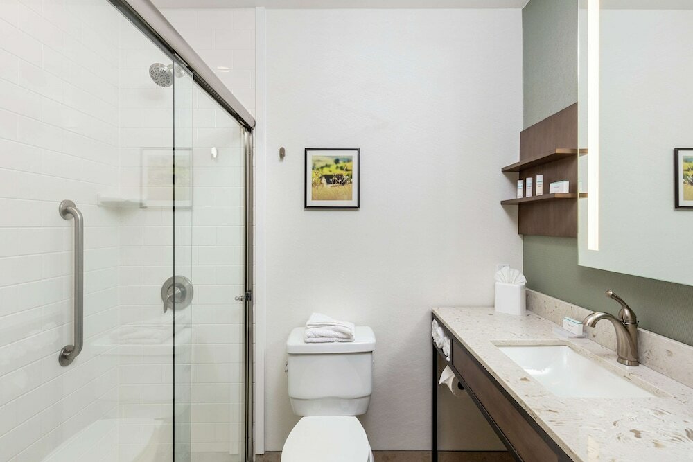 Фото Hilton Garden Inn Davis Downtown