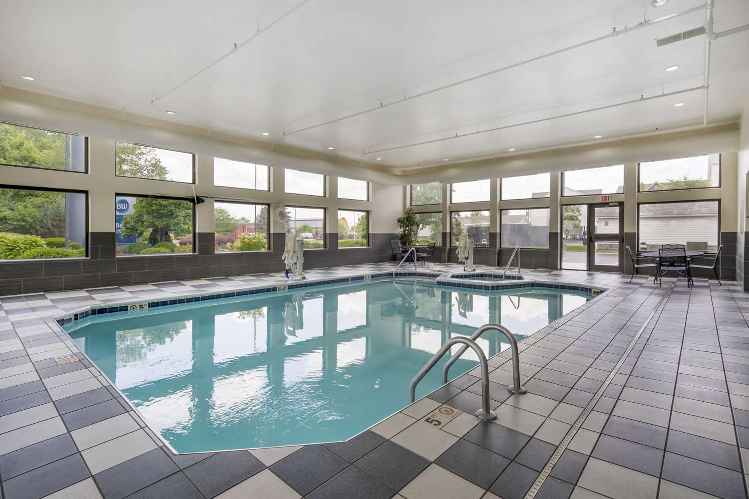 Фото Best Western Suites