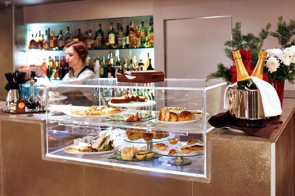 Фото Neya Lisboa Hotel