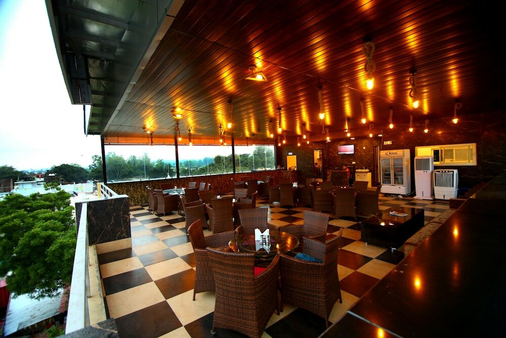 Фото Hotel Gharonda